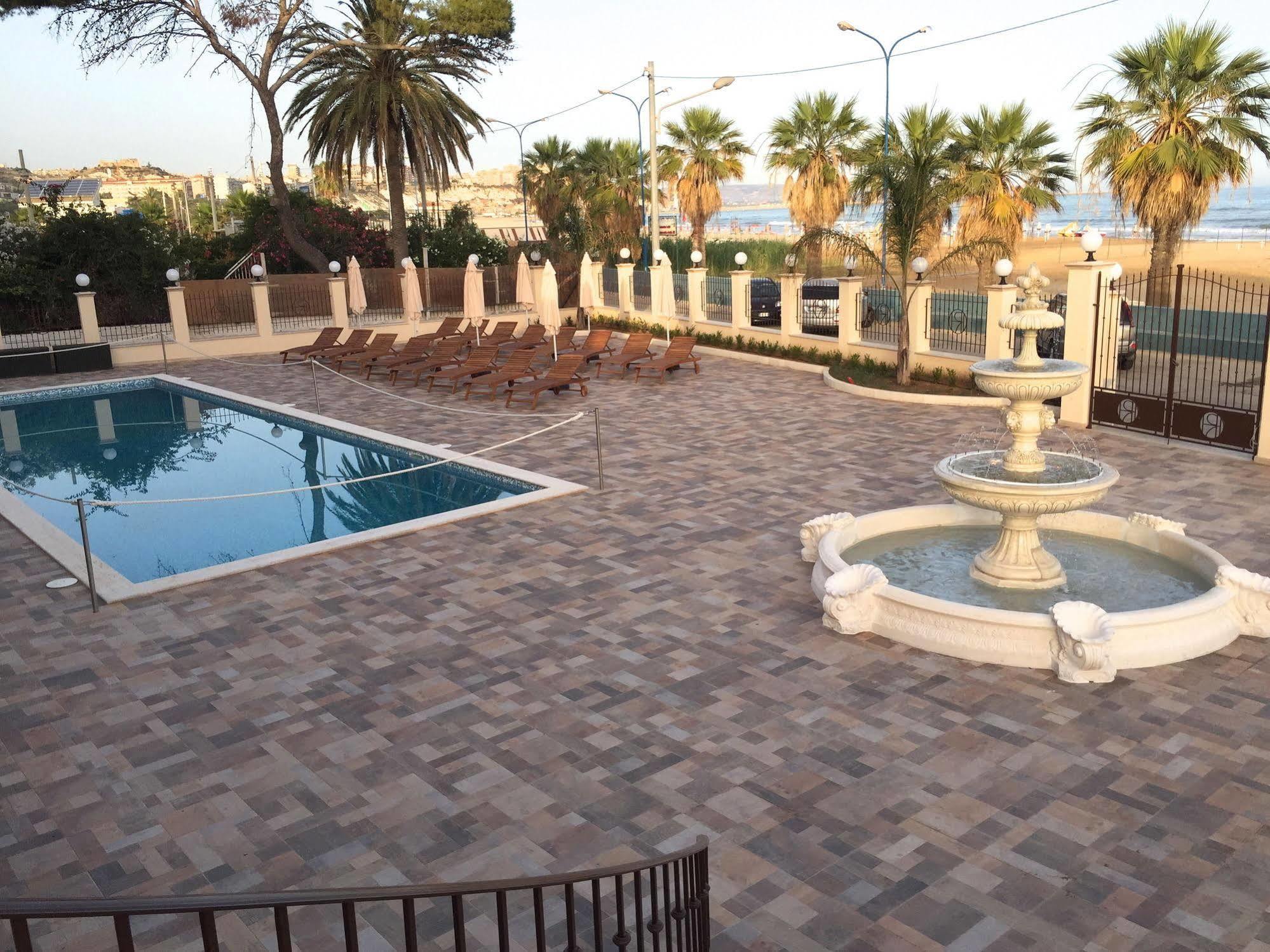 Hotel Riviera Palace Porto Empedocle Exterior photo